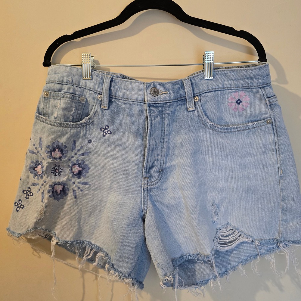 Lucky Brand Embroidered Cut Off Denim Shorts Light‎ Wash Floral Button Fly 12/31